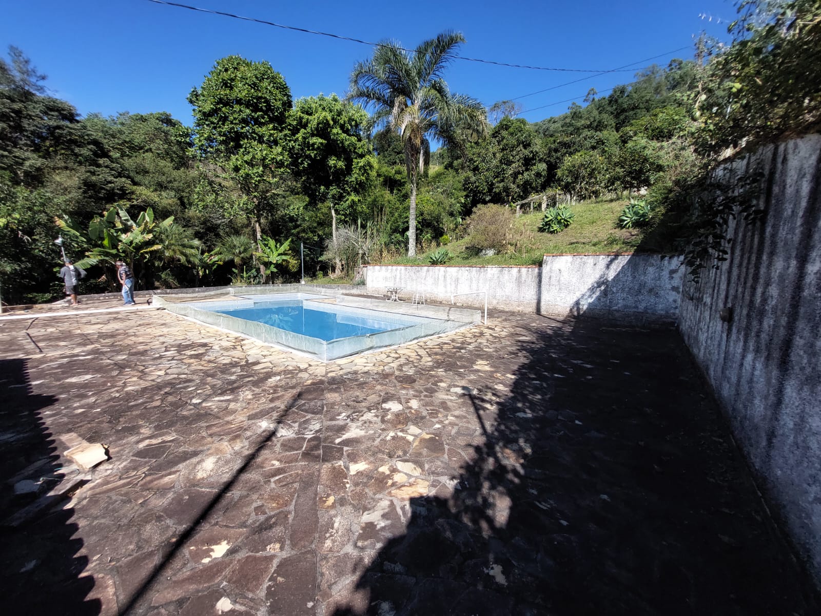 Chácara com piscina, lago, casa com 3 quartos, suíte. | Extrema - MG  | código 1000