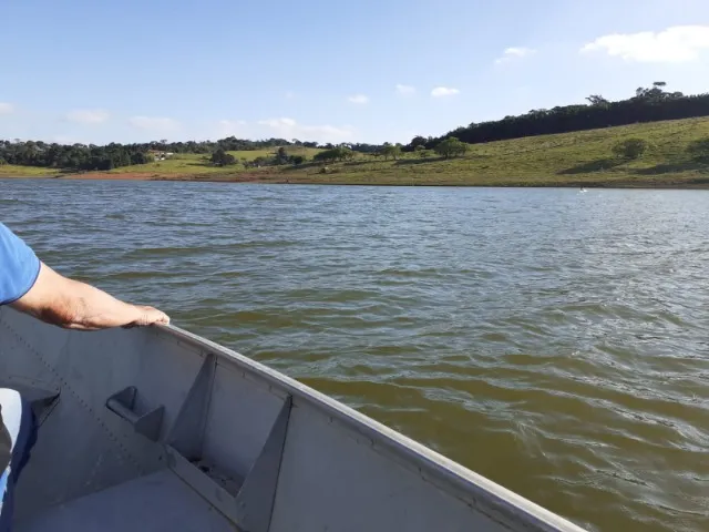 chácara pé na agua com acesso planíssimo a represa, piscina, pomar - Joanópolis | Código 1105