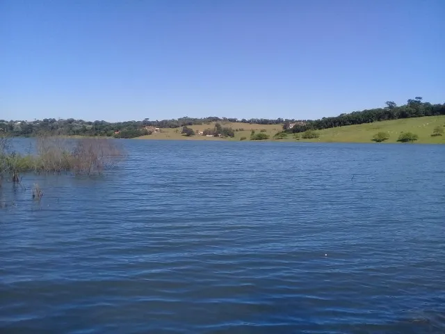 chácara pé na agua com acesso planíssimo a represa, piscina, pomar - Joanópolis | Código 1105