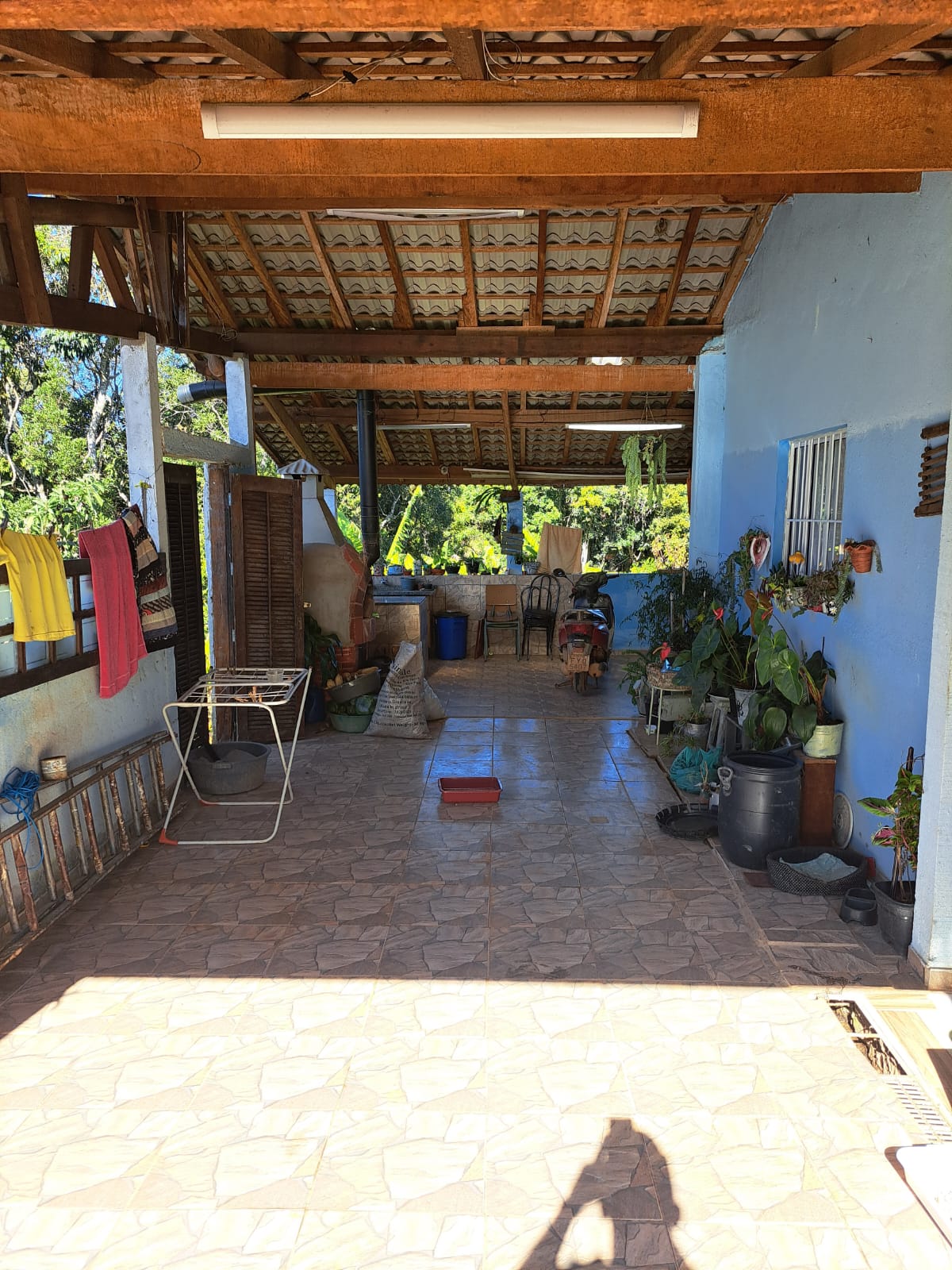 Linda chácara - casa com 3 Quartos espaçosos  2-Banheiro social em Munhoz - MG