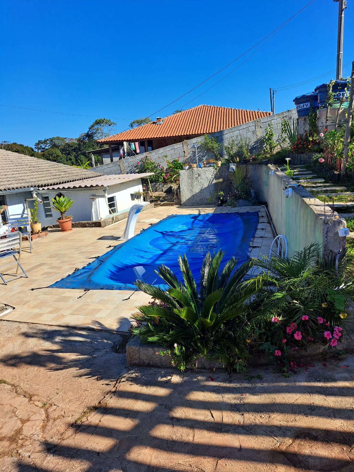 Linda chácara - casa com 3 Quartos espaçosos  2-Banheiro social em Munhoz - MG