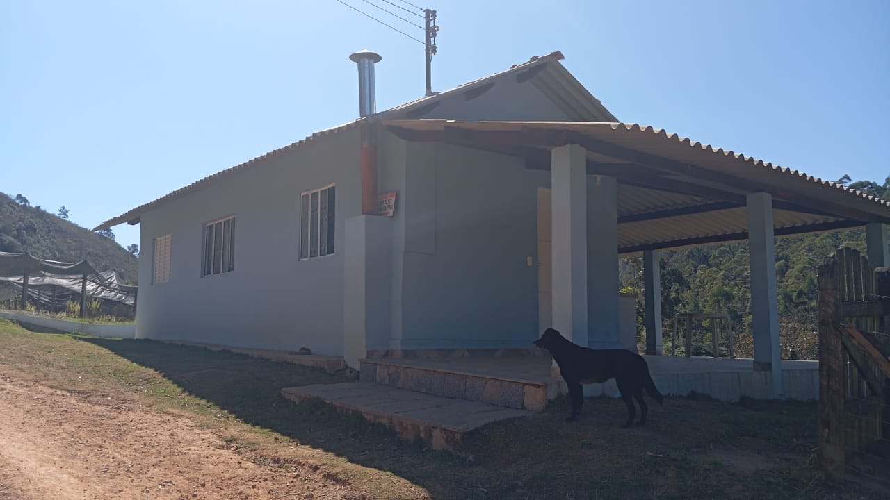 Encante-se - Sítio na Serra da Mantiqueira! Casa sede com 3 quartos, piscina, área gourmet Código 1114