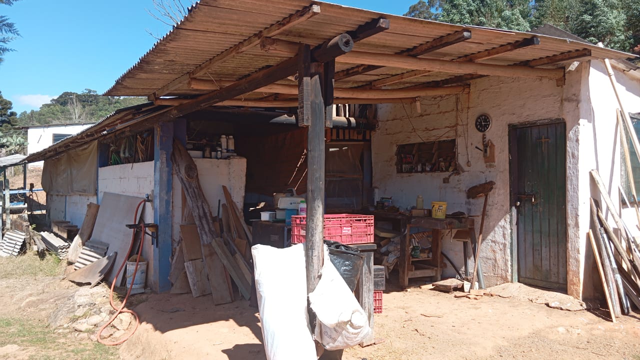 Encante-se - Sítio na Serra da Mantiqueira! Casa sede com 3 quartos, piscina, área gourmet Código 1114