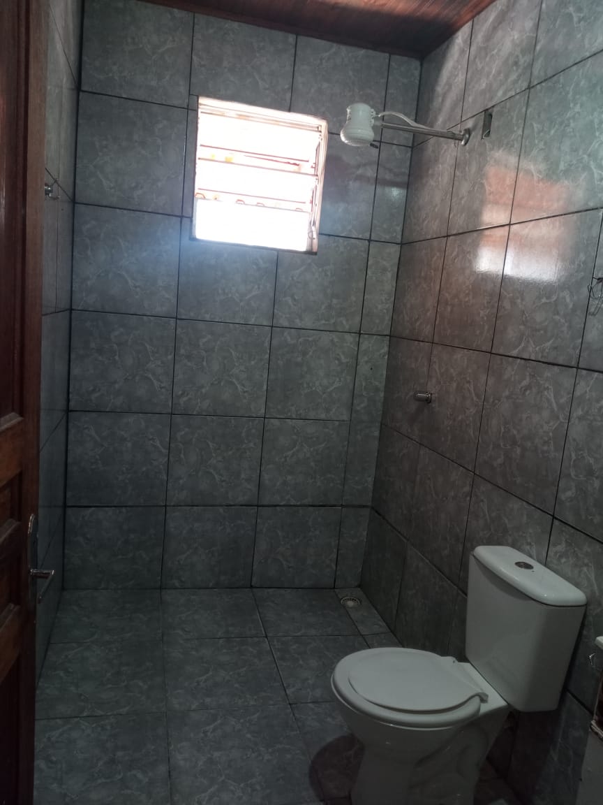 Chácara | casa com 4 quartos, 2 banheiros, lago, pomar. bom local em Munhoz - MG