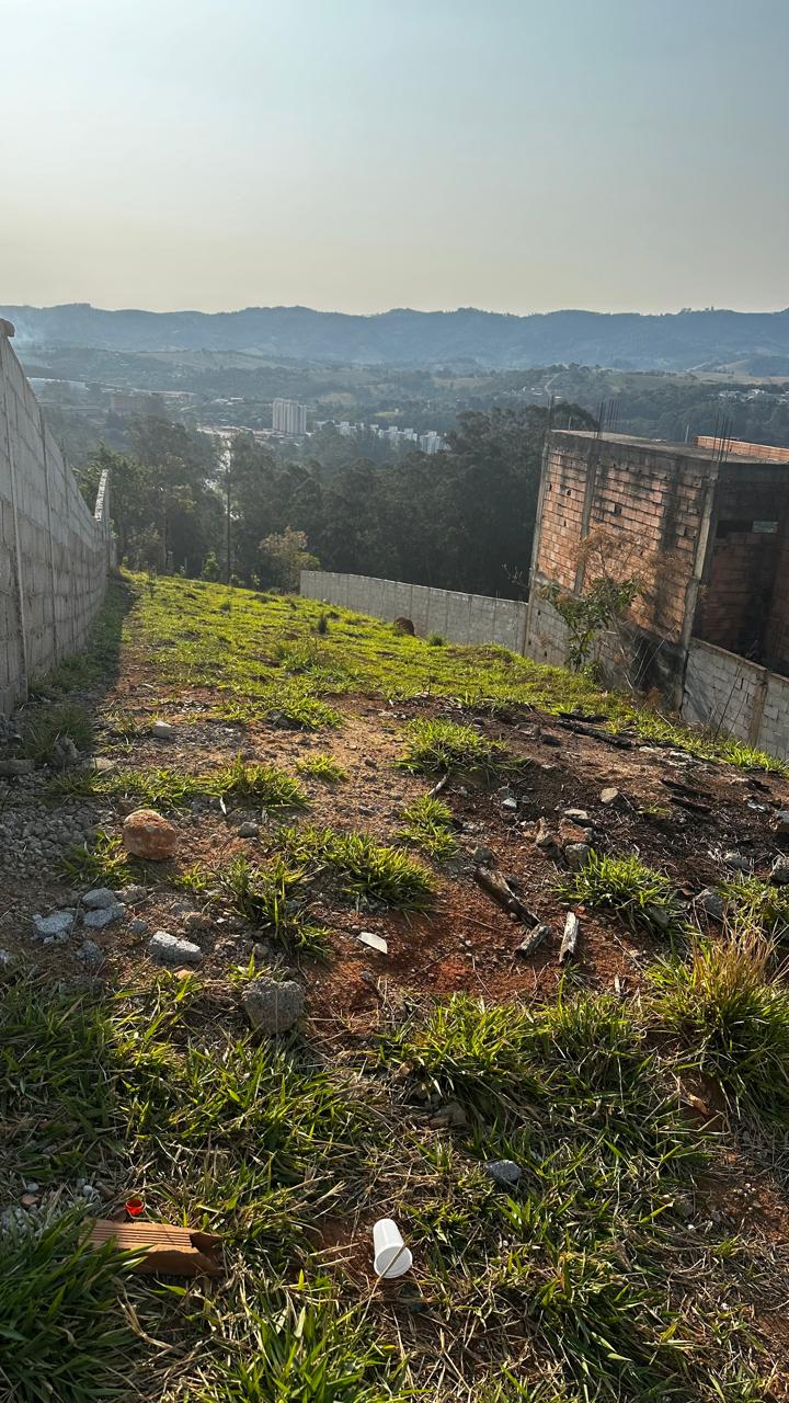 Excelente terreno para um mini condomínio, bairro excelente Código 1126