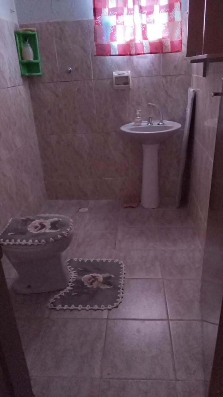 Belíssima chácara localizada em Munhoz, a 12 km da cidade com casa, piscina, pomar Cod. 1146