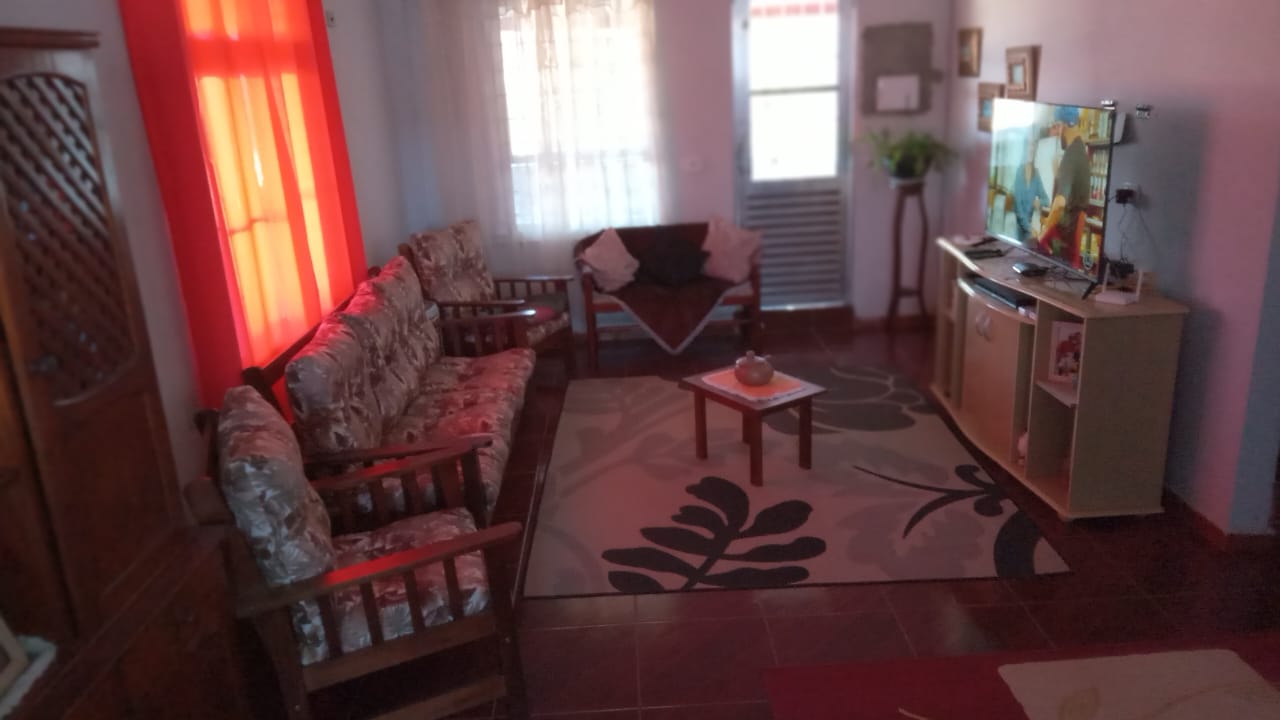 Belíssima chácara localizada em Munhoz, a 12 km da cidade com casa, piscina, pomar Cod. 1146