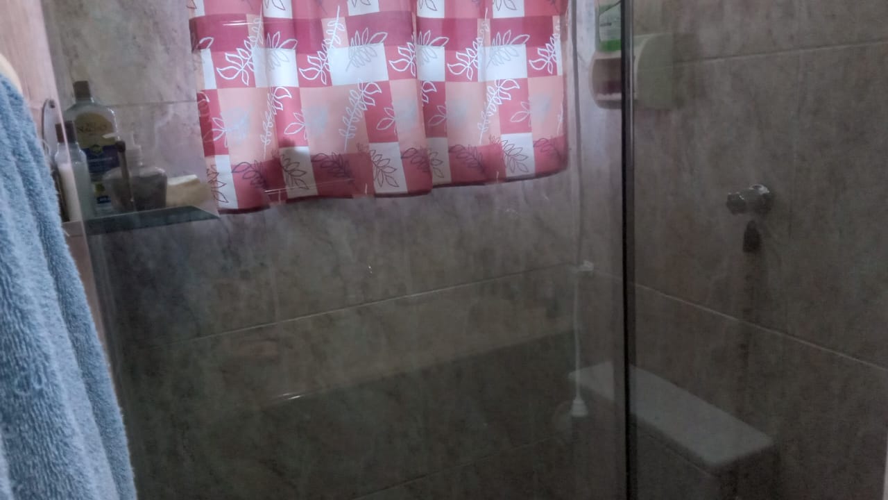 Belíssima chácara localizada em Munhoz, a 12 km da cidade com casa, piscina, pomar Cod. 1146