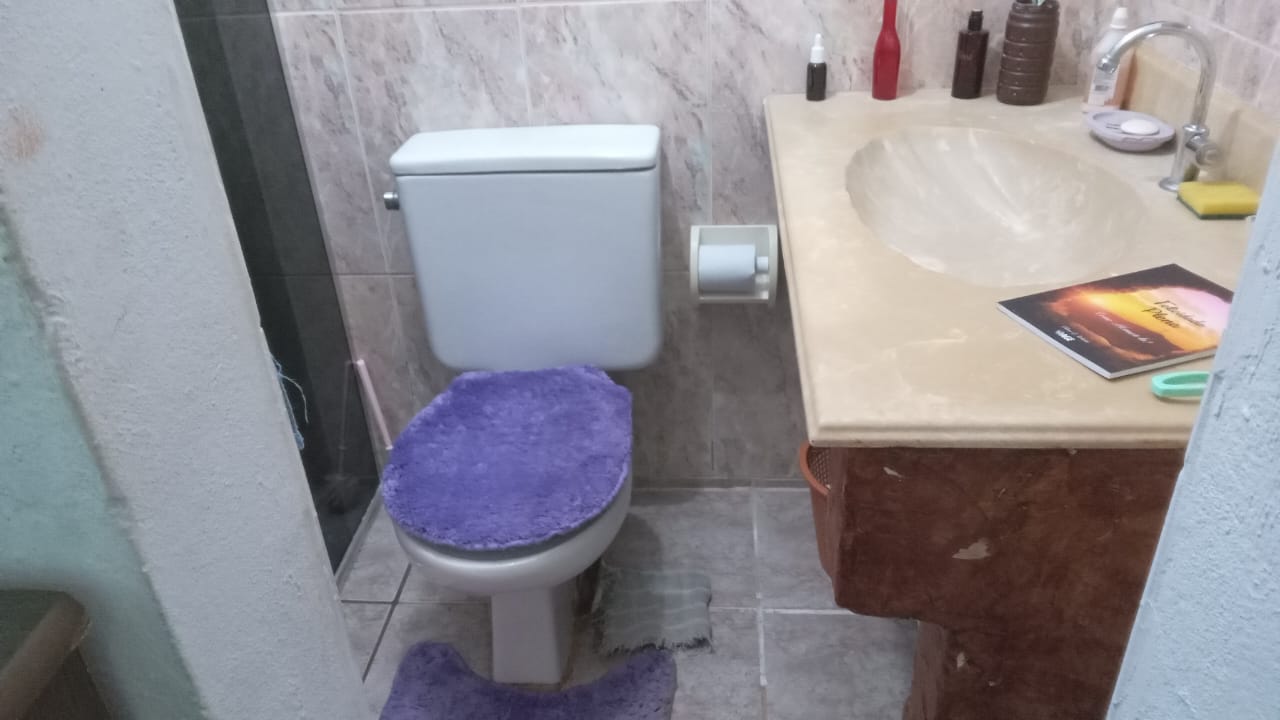 Belíssima chácara localizada em Munhoz, a 12 km da cidade com casa, piscina, pomar Cod. 1146