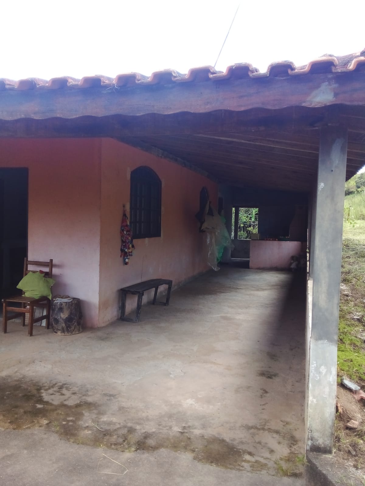chácara com casa excelente localização topografia plana - Munhos MG