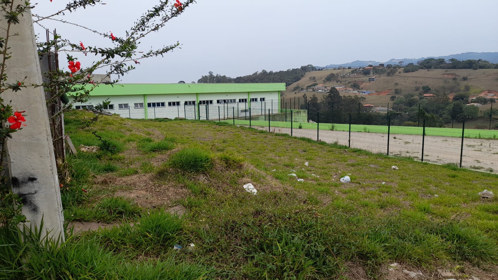 Terreno em Extrema local privilegiado 305 metros com infraestrutura em Extrema MG cod. 1163