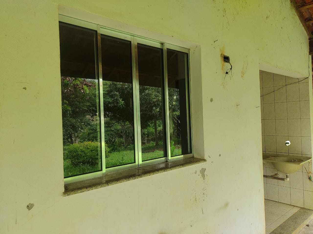 Chácara - casa de laje boa bem acabada. Poço, córrego | Itapeva - MG | código 786