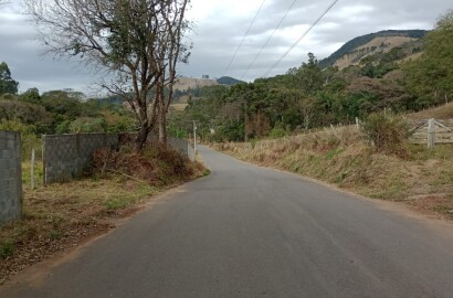 Terreno com potencial para chácara, cerca de 12 km da cidade de Extrema  | código 1026