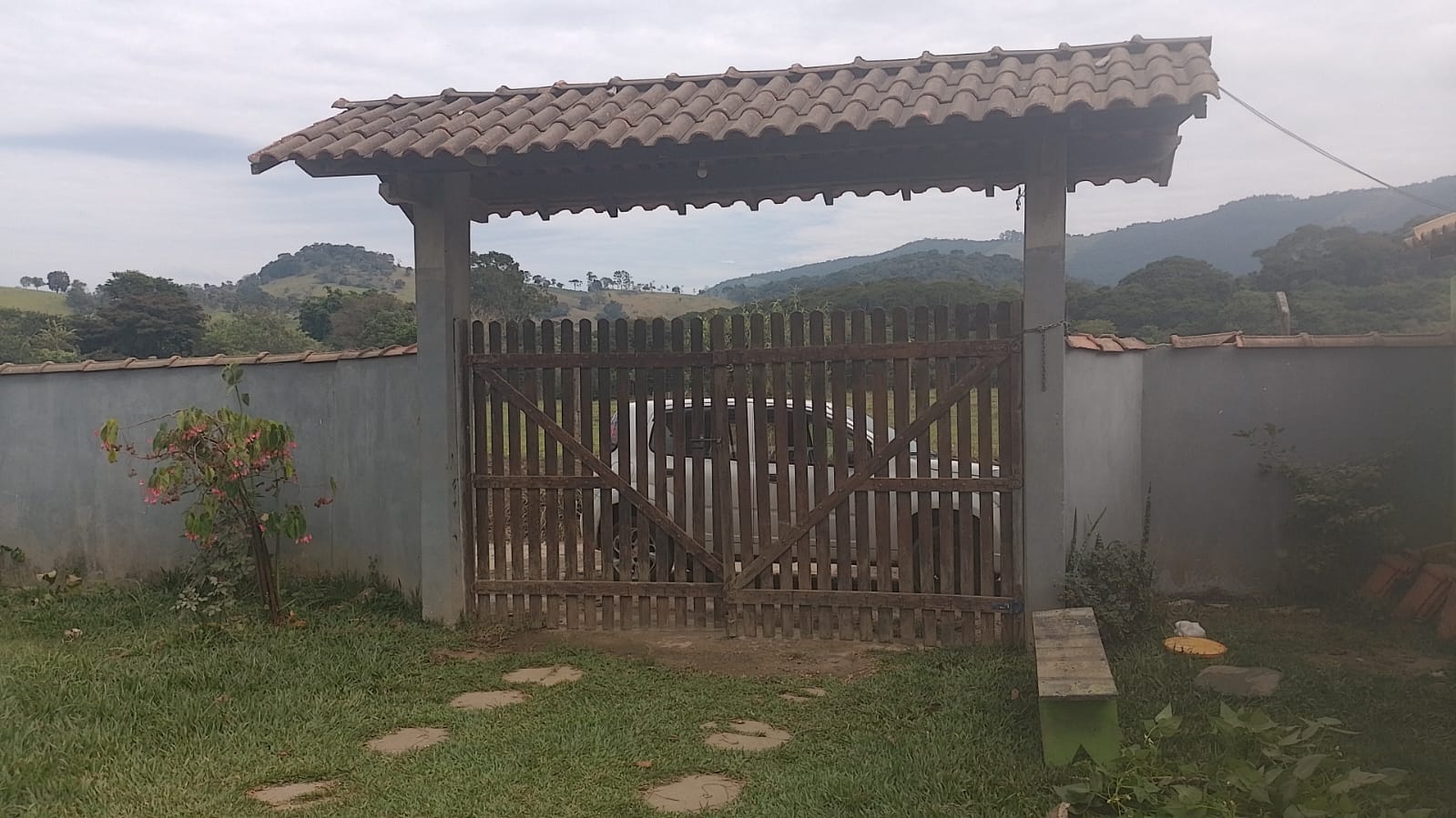 Chácara | casa com 3 quartos, sendo 1 com suíte, cômodos grandes - Local turístico Código 1096