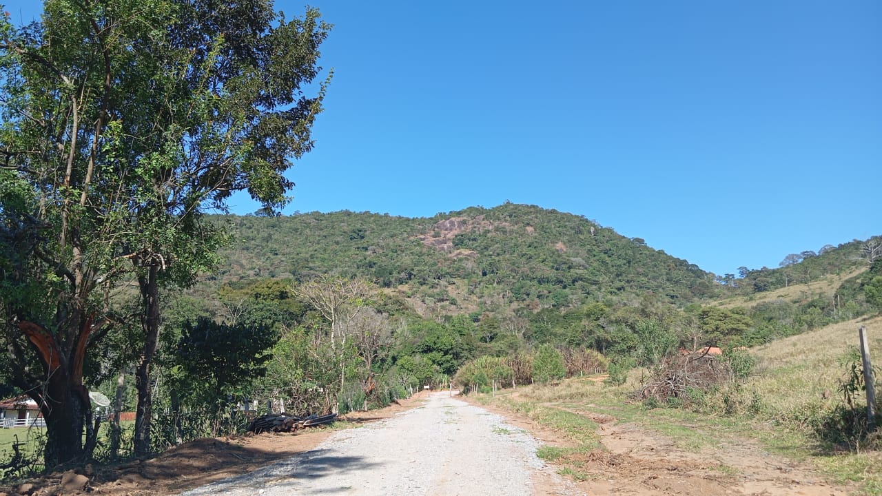 Chácara em região turística  Área 1.190m² no município de Extrema - MG