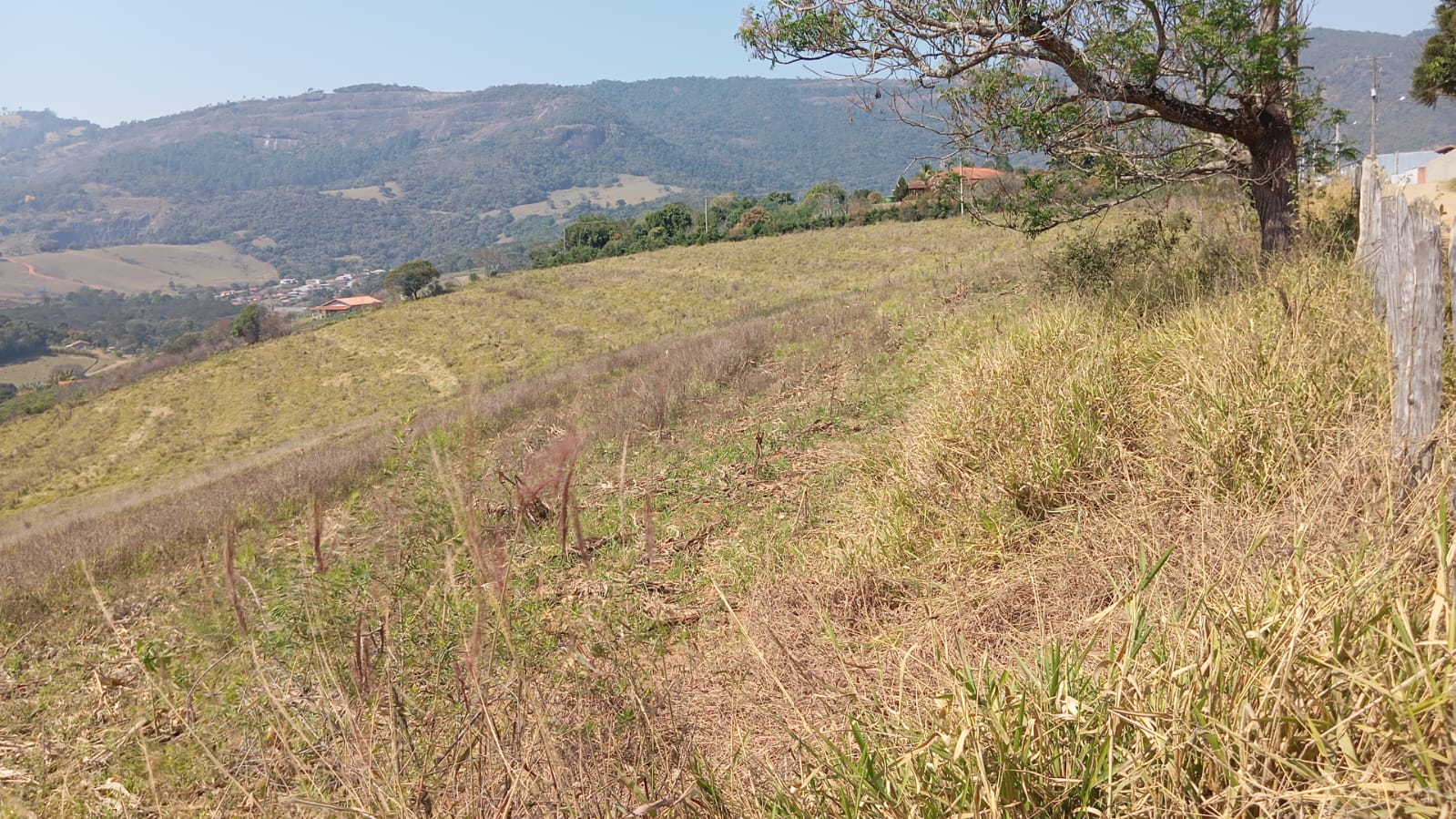 Área industrial, terreno com 20 mil metros, bem localizado em zona industrial | Extrema - MG.