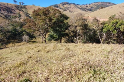 Belíssimo terreno , com rota turística entre os municípios de: Camanducaia, Extrema, Monte verde Código 1124