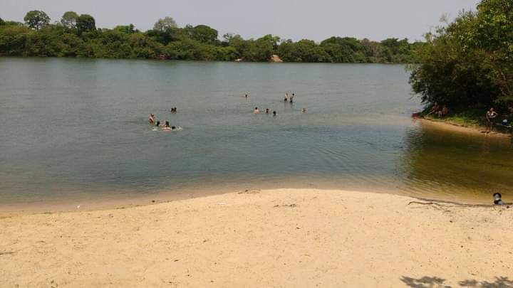 Pousada - Sitio em local turístico com prainha, camping, tendas | Nova Nazaré - MT  | código 1015