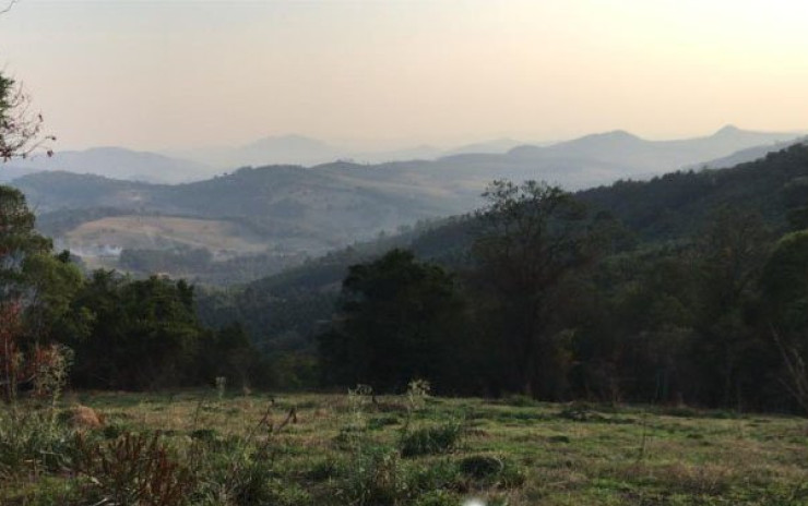 Sítio só terreno com nascente, linda vista panorâmica | Toledo MG | código 648