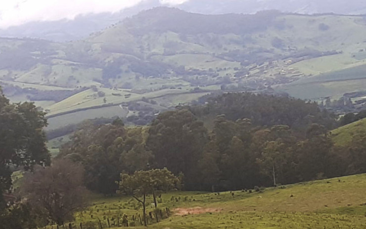 Sítio 70% aproveitável, estrada toda asfaltada, vista panorâmica | Extrema - MG | código 746