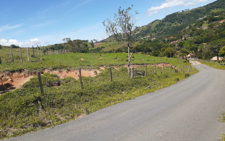 Sitio com vista panorâmica, chegada toda asfaltada | Extrema MG | código 751