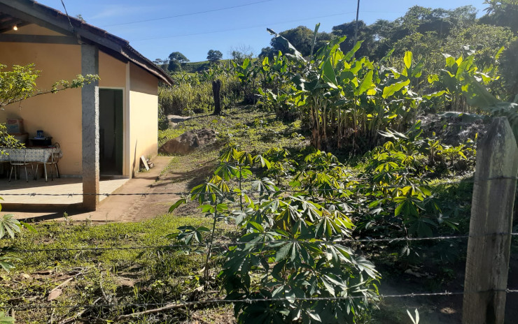 Chácara com casa com poço semi artesiano, local rota turística | Extrema - MG | código 753