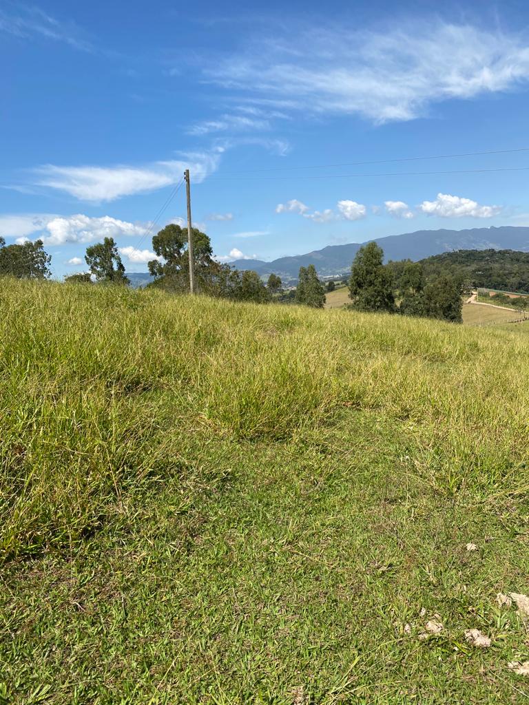 Terreno com vista panorâmica, bom para montar chácara | Extrema - MG | código 824