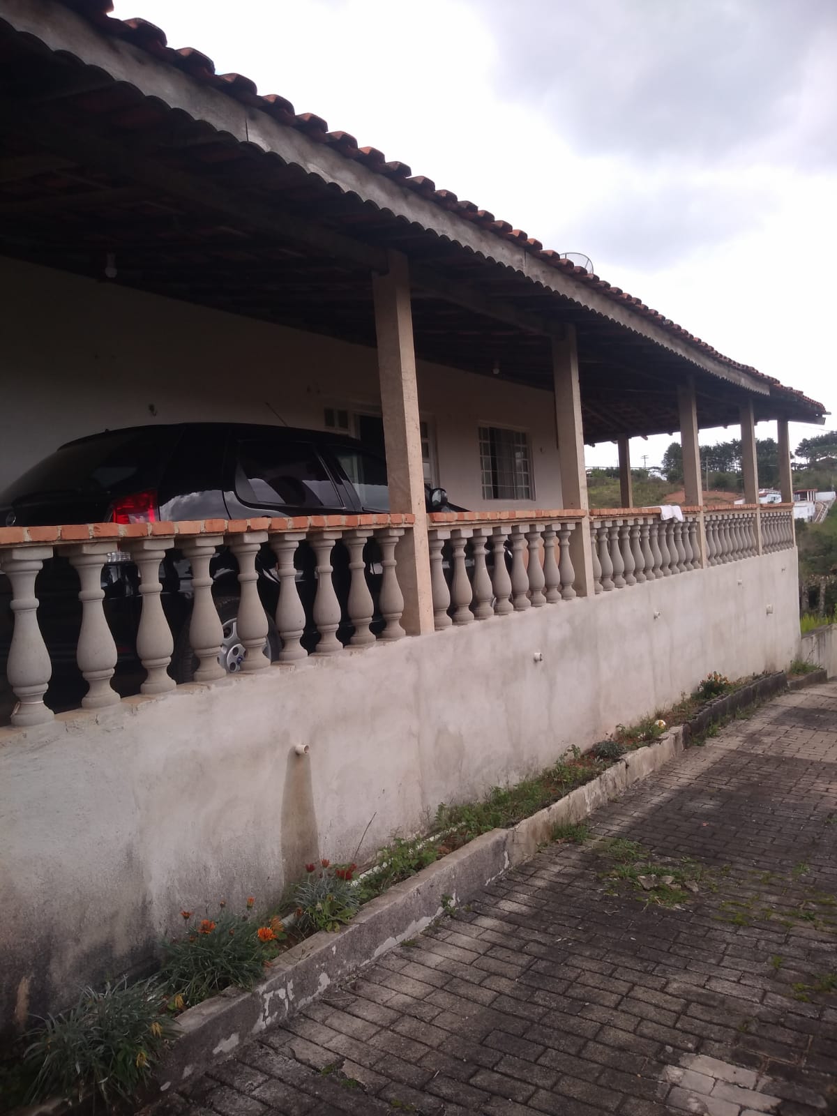 Chácara com casa, pomar, poço artesiano, boa vizinhança | Munhoz - MG