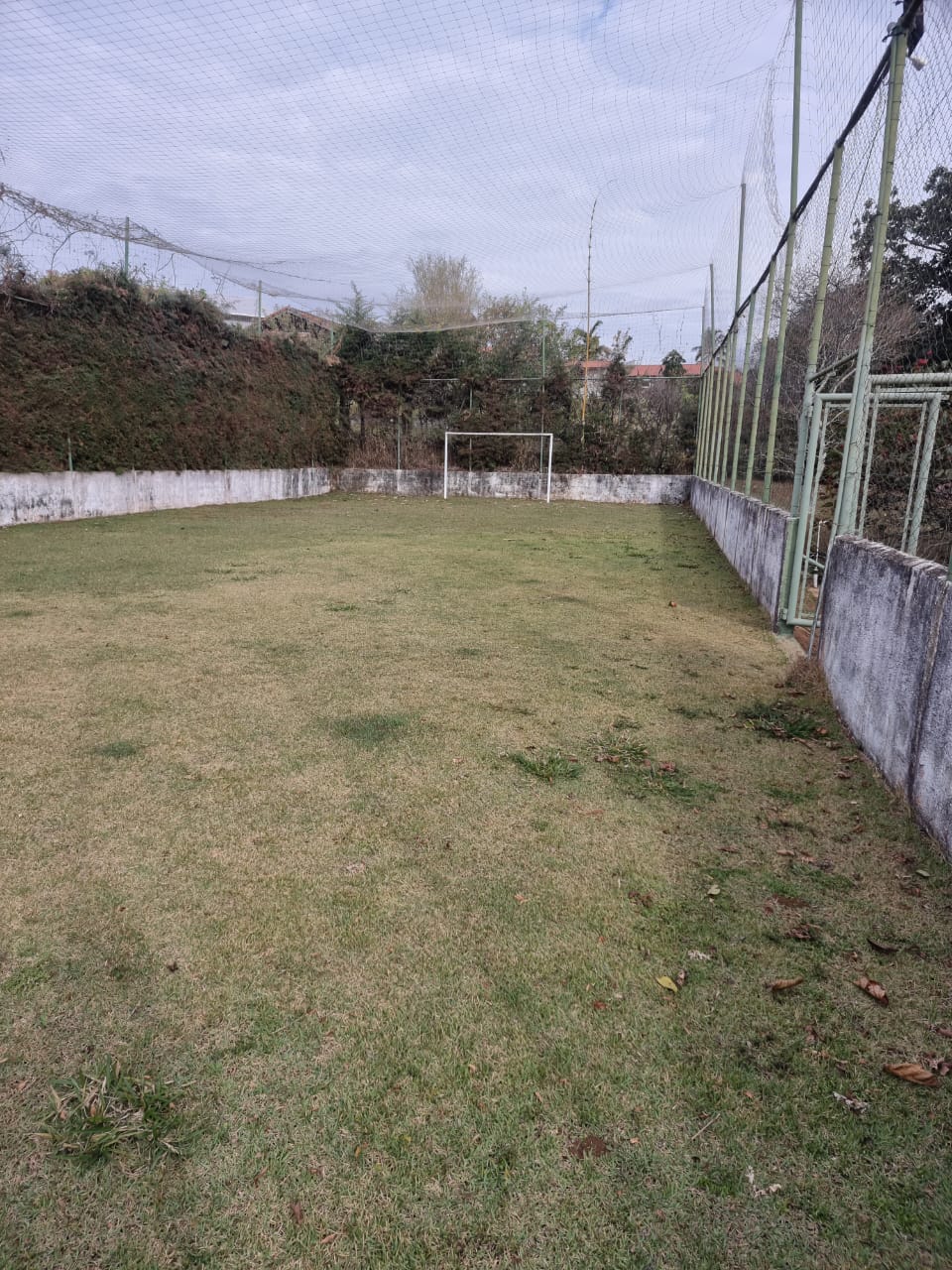 Chácara bairro nobre / piscina, casa c/ 3 dormitórios, churrasqueira  | Extrema - MG  | código 977