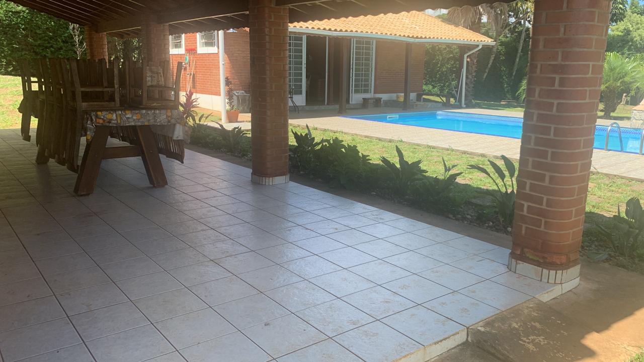 Chácara bairro nobre / piscina, casa c/ 3 dormitórios, churrasqueira  | Extrema - MG  | código 977