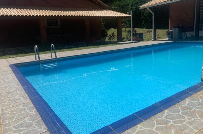 Chácara bairro nobre / piscina, casa c/ 3 dormitórios, churrasqueira  | Extrema - MG  | código 977