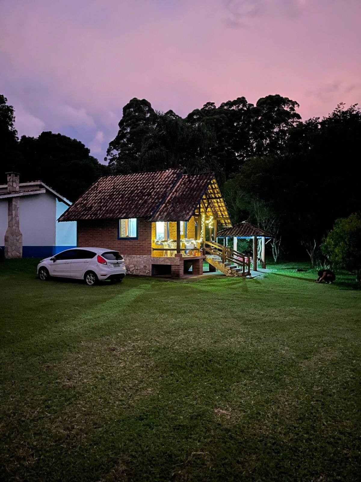 Sítio com piscina, casa sede 220 m, edícula, e chalé | Joanópolis | SP  | código 999