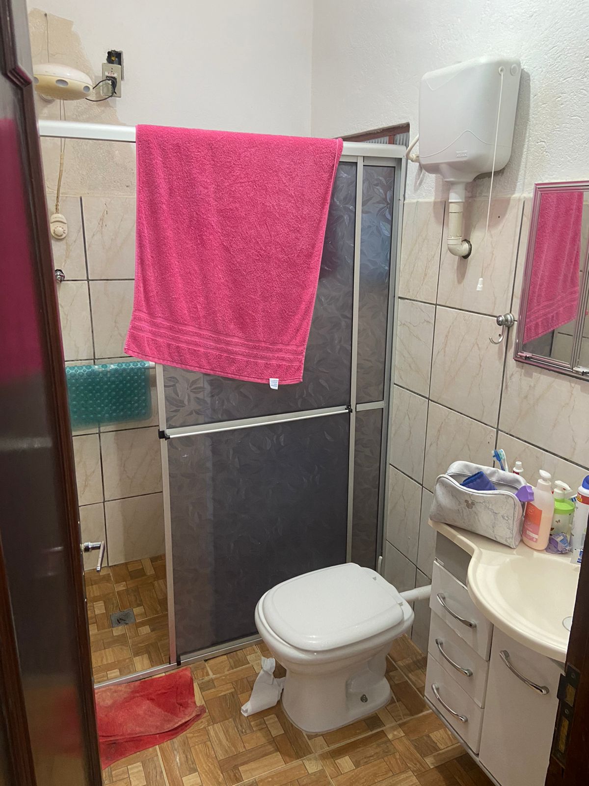 Belíssimo sítio com casa composta de 3 quarto; churrasqueira, piscina, 2 lagos de peixes em Toledo - MG  | código 1074