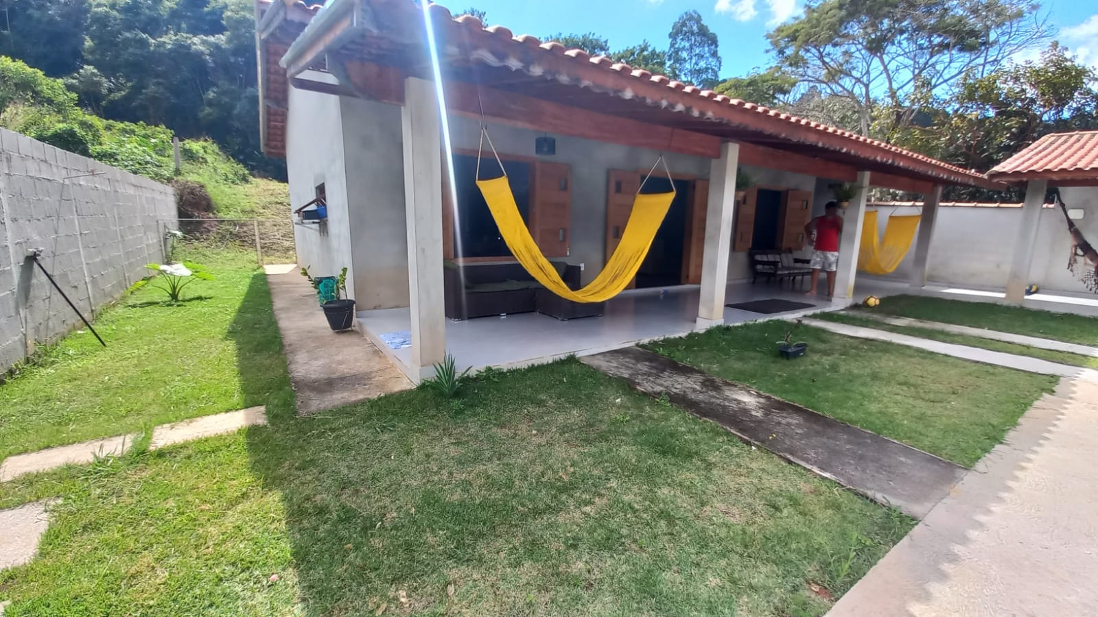 Chácara toda murada com casa, piscina, churrasqueira | Extrema - MG