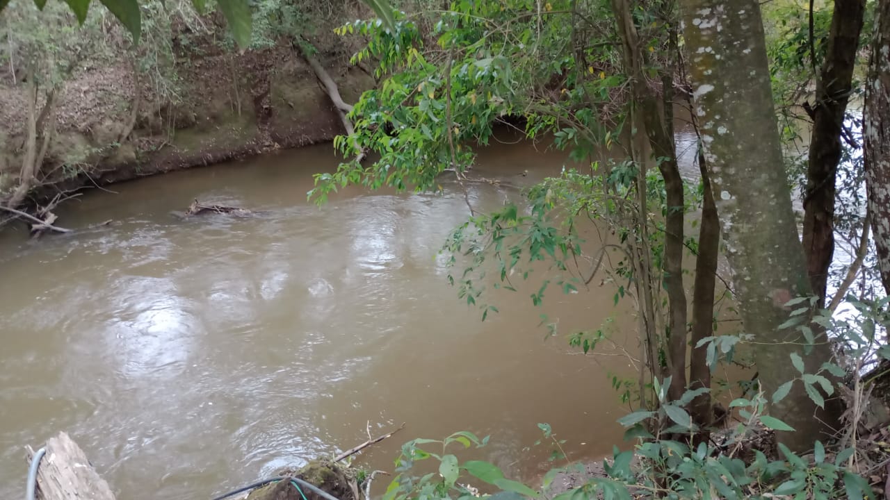 Belíssima Chácara com casa, piscina, taque de peixes, | Extrema - MG  | código 1035