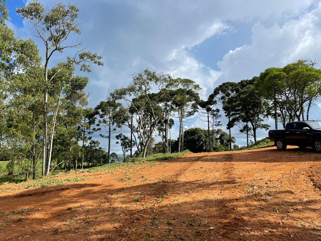 Terreno com linda vista escriturado de 41.831 Metros em Pedra Bela  | código 1040