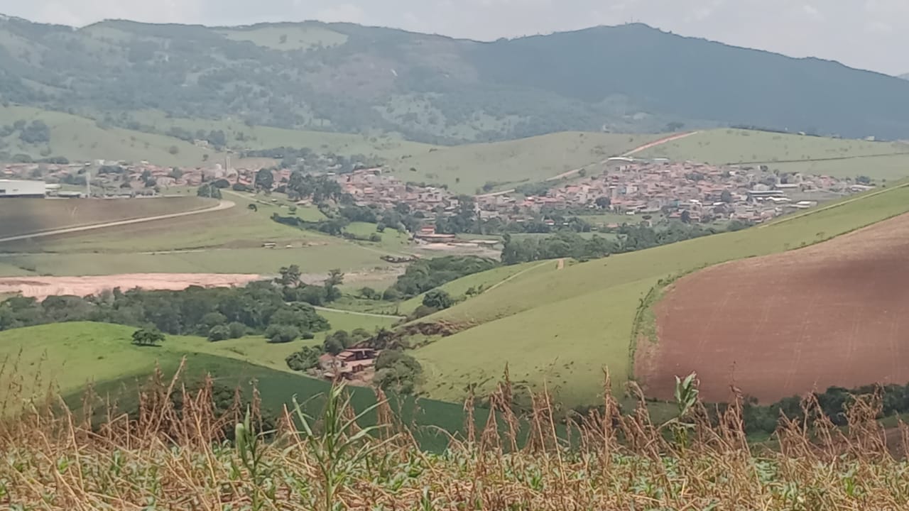 Área industrial com ampla vista panorâmica em Itapeva-MG  | código 1049