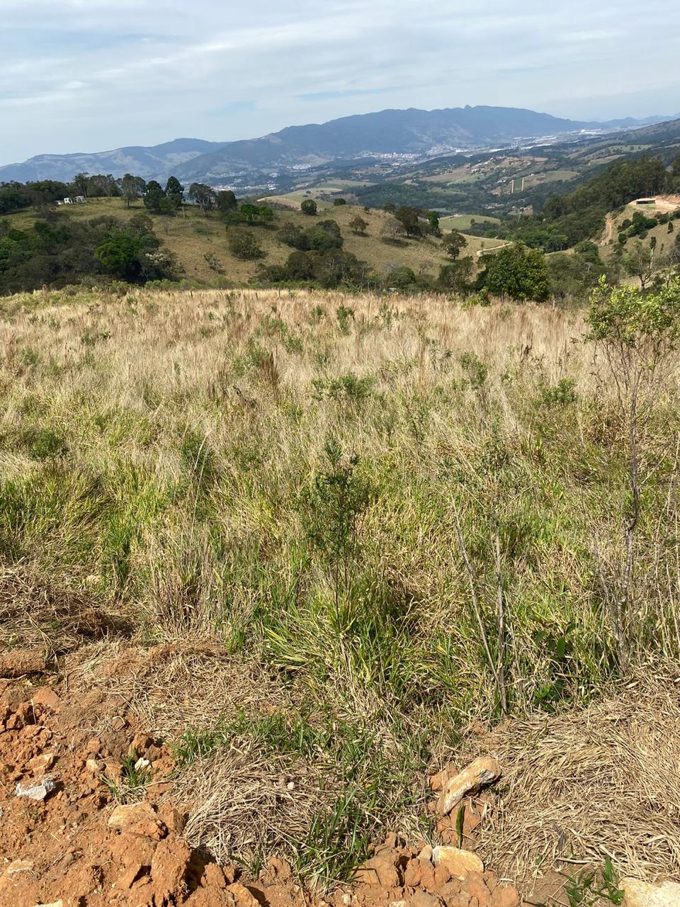 Terreno com vista panorâmica, execelente para formação de chácara localizado em Extrema  | código 1070