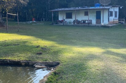 Sítio com lago e casa simples na divisa entre Extrema e Camanducaia Código 1131