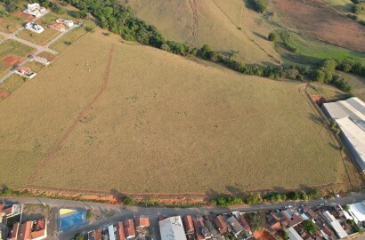 Área Industrial | Área industrial plana, permitida a utilização mista. | Cambuí - MG | Cód. 1136