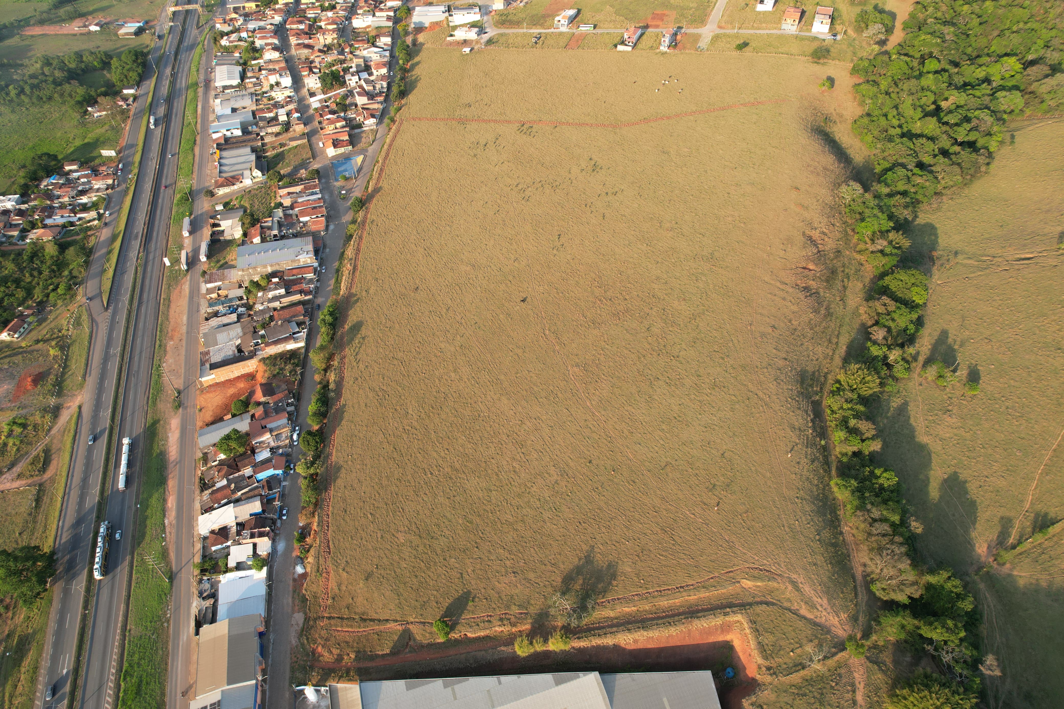 Área Industrial | Área industrial plana, permitida a utilização mista. | Cambuí - MG | Cód. 1136