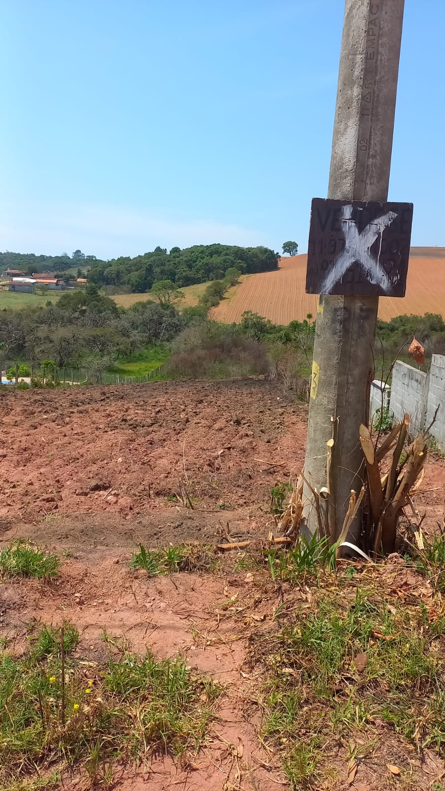 Terreno com 2.340 localizado em Munhoz, ótima chegada. Código 1137