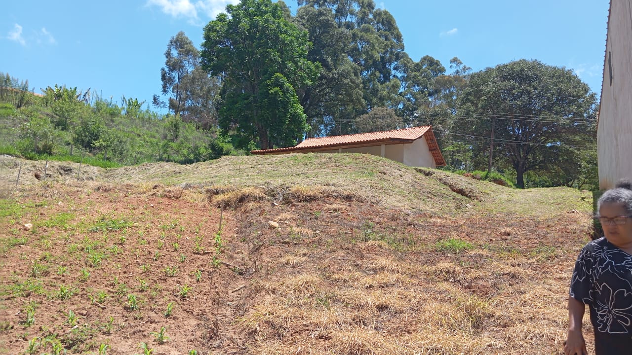 Casa nova com laje composta por 2 quartos, Sala/ cozinha, 1 banheiro social, varanda Camanducaia | MG Cód. 1138