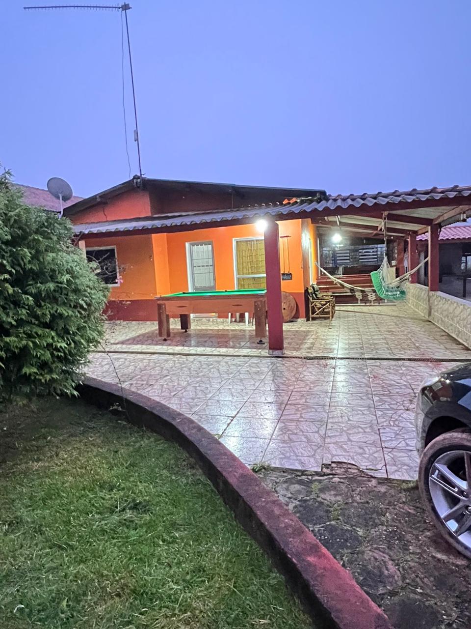 Belíssima chácara localizada em Munhoz, a 12 km da cidade com casa, piscina, pomar Cod. 1046