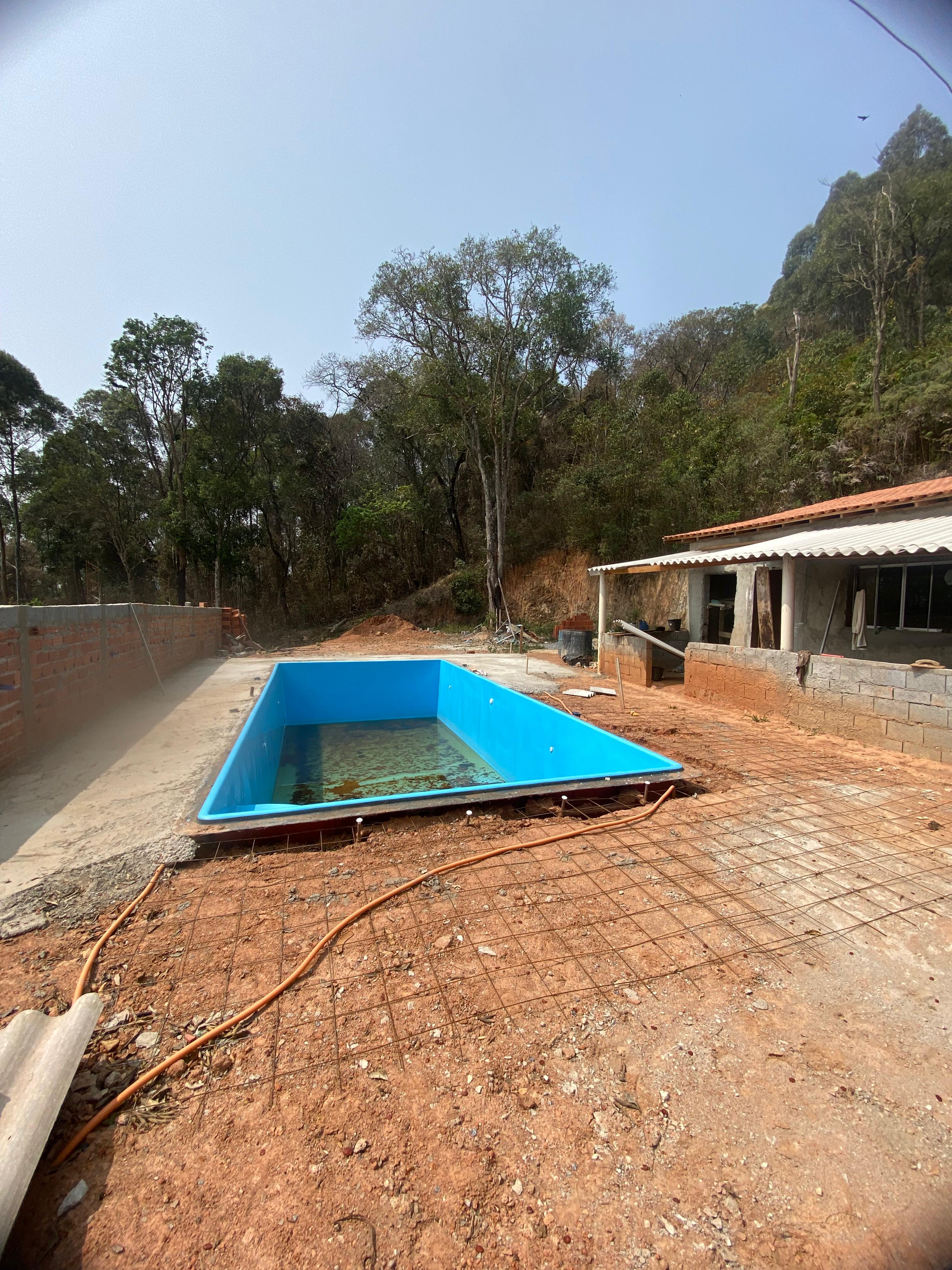 Chácara em construção com piscina em Toledo - MG Cód 1148