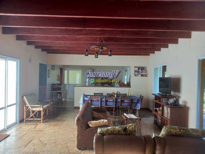 Sítio com casa muito boa, internet, chegada asfalta | Extrema - MG | código 1174