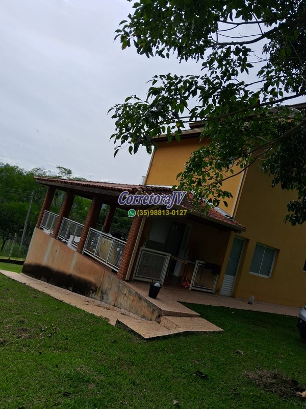 Sítio com casa muito boa, internet, chegada asfalta | Extrema - MG | código 1174