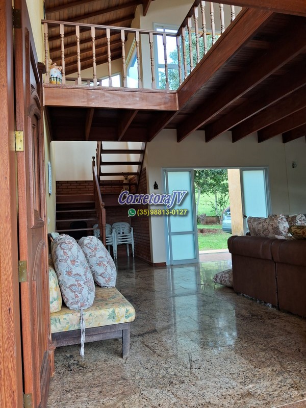 Sítio com casa muito boa, internet, chegada asfalta | Extrema - MG | código 1174