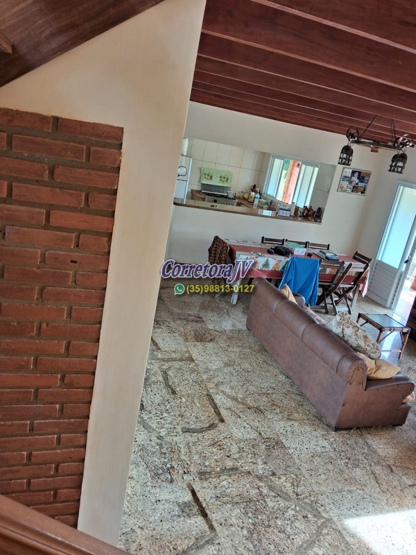 Sítio com casa muito boa, internet, chegada asfalta | Extrema - MG | código 1174