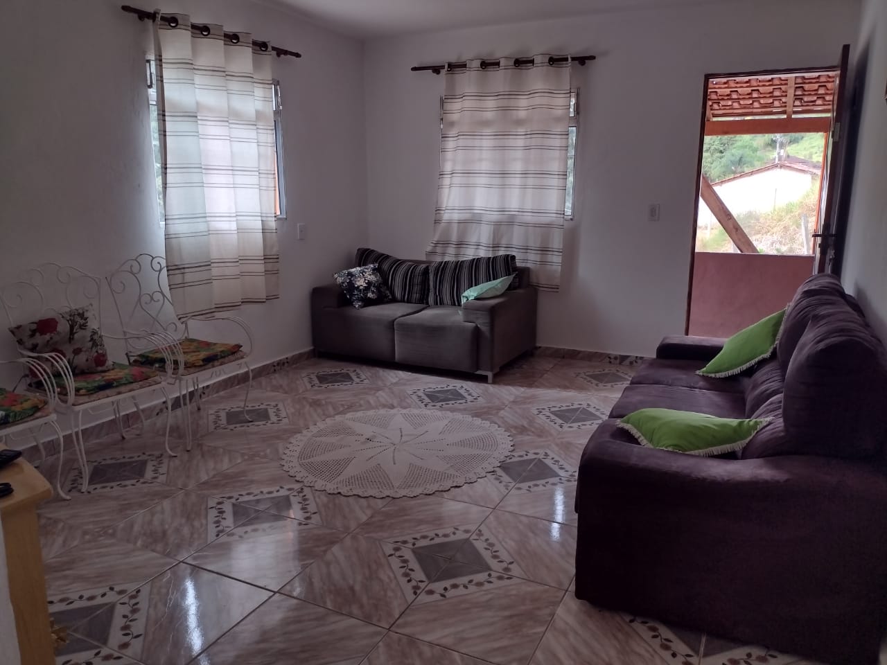 Chácara casa com 3 quartos, apenas 6 km do centro de Camanducaia e 17 km de Monte Verde cod. 1179